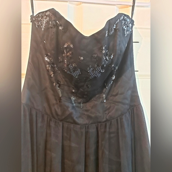 Strapless evening dress - Picture 3 of 9